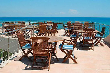 Hotel La Perla &